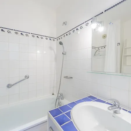 Lägenhet : T2 Panoramique Sur La Pour 2 Avec Piscine - Fr-1-535-2 *