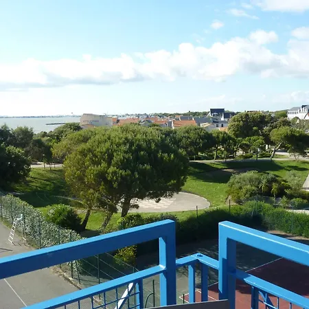 Apartment : T2 Panoramique Sur La Pour 2 Avec Piscine - Fr-1-258-185 Châtelaillon-Plage