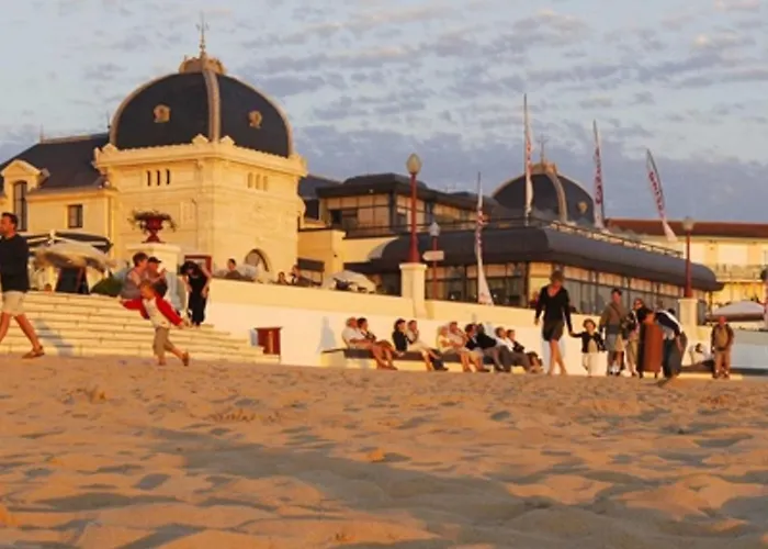 : T2 Panoramique Sur La Pour 2 Avec Piscine - Fr-1-535-2 *